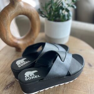 Sorel Black/white leather Cameron Flatform mule sandals